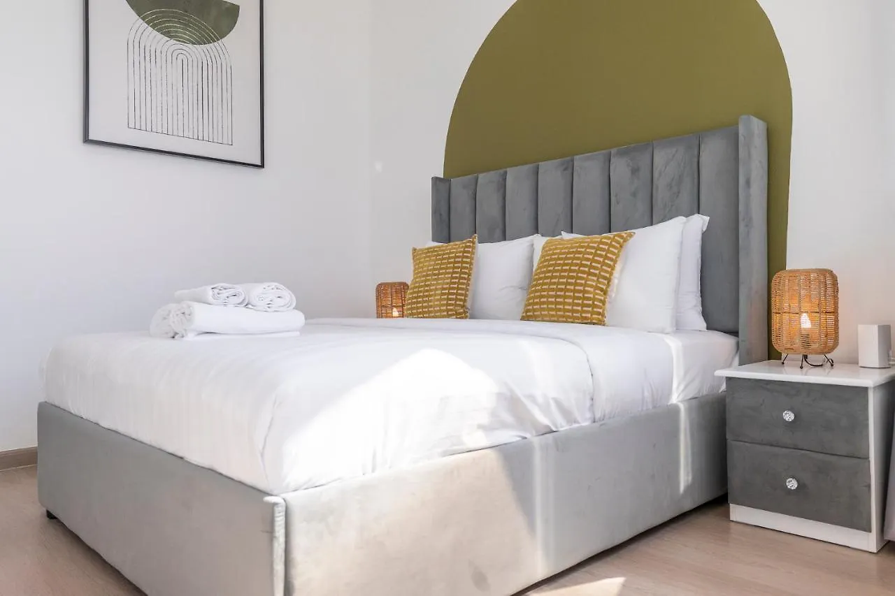Heaven Crest Vacation Homes Dubai Marina - 4 Bedroom Suite With Marina View Near Jbr Beach, Free Parking, Wi-Fi, Gym And Pool 0*,  Spojené arabské emiráty