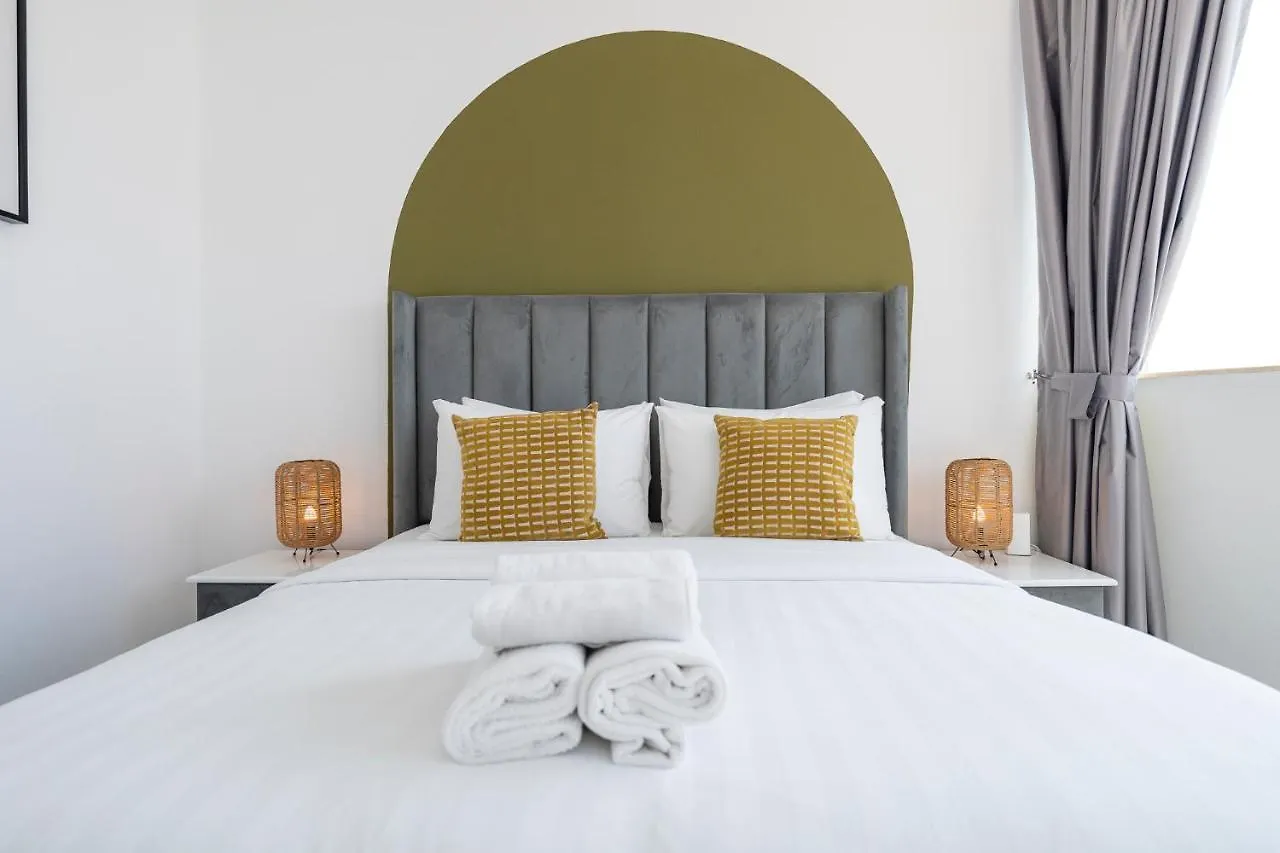 شقة Heaven Crest Vacation Homes Dubai Marina - 4 Bedroom Suite With Marina View Near Jbr Beach, Free Parking, Wi-Fi, Gym And Pool الإمارات العربية المتحدة