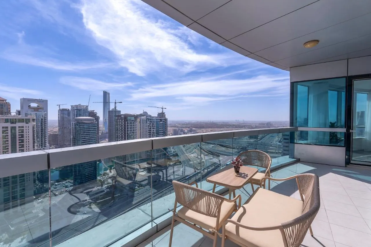 Heaven Crest Vacation Homes Dubai Marina - 4 Bedroom Suite With Marina View Near Jbr Beach, Free Parking, Wi-Fi, Gym And Pool